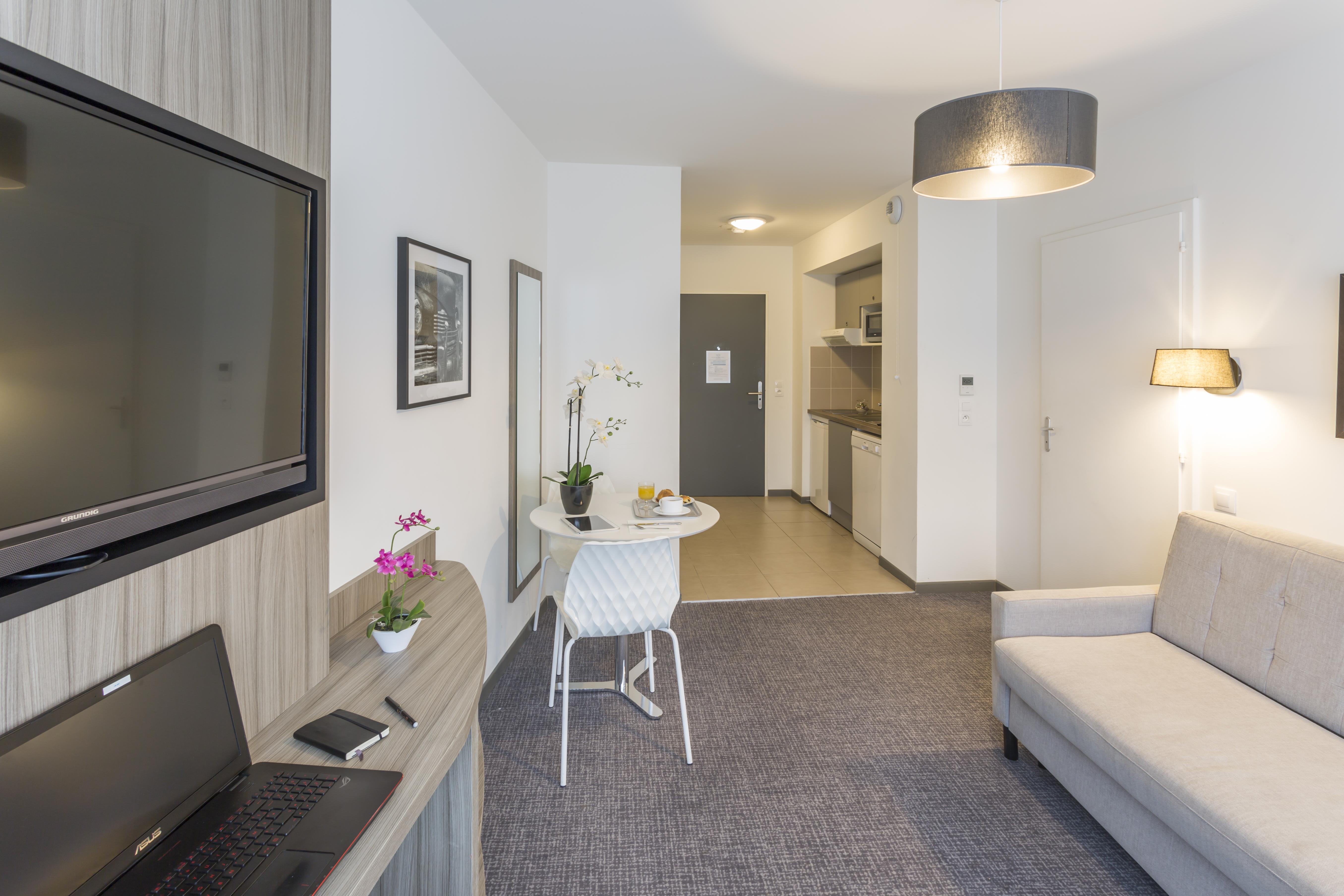 Nemea Appart Hotel Elypseo Strasbourg Port Exterior foto